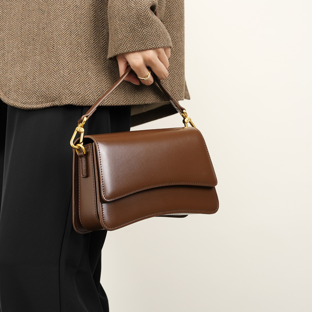 Tromsø Sleek Leather Shoulder Bag